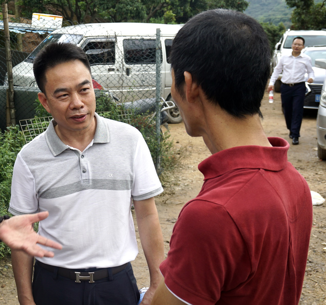 爱心企业认购剩余全部荔枝帮助“地贫”双胞胎