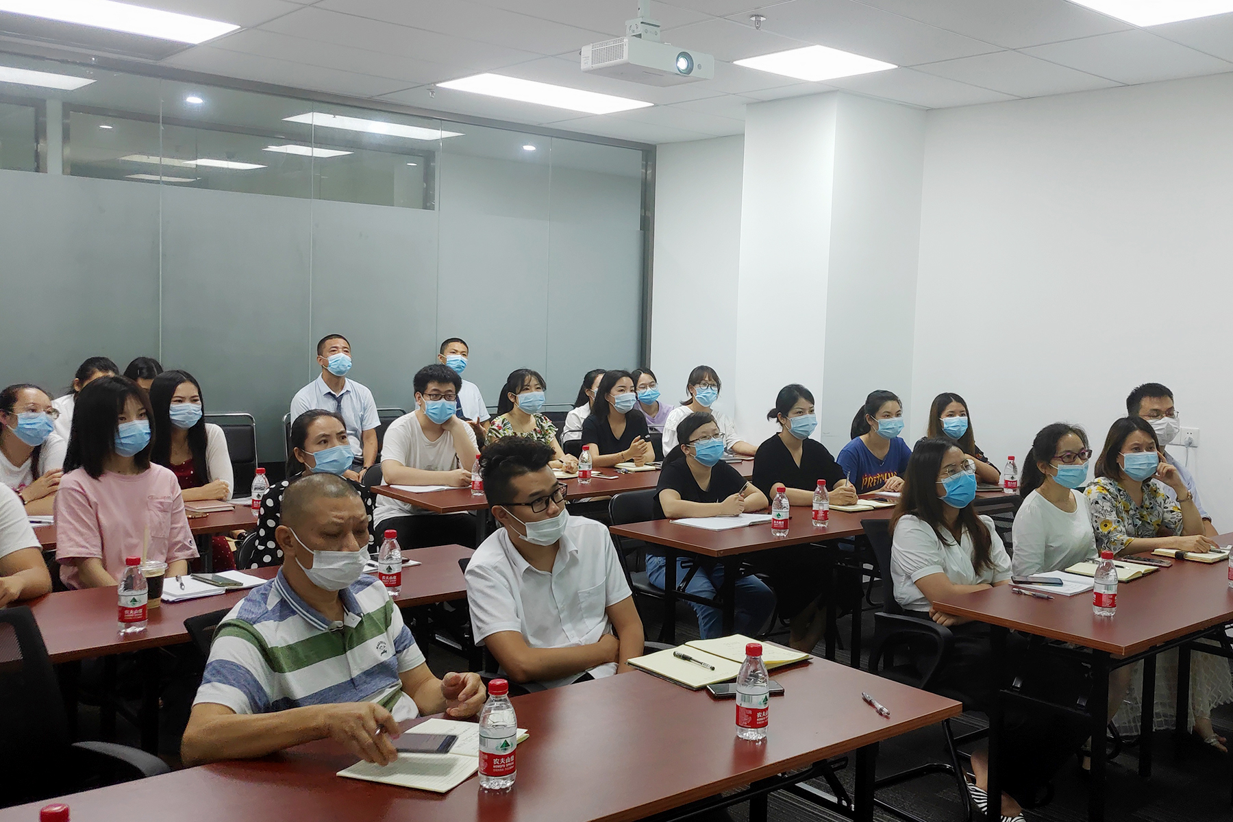公司总部OA系统上线暨培训会议顺利召开